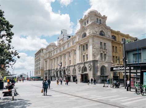 Queen Street .